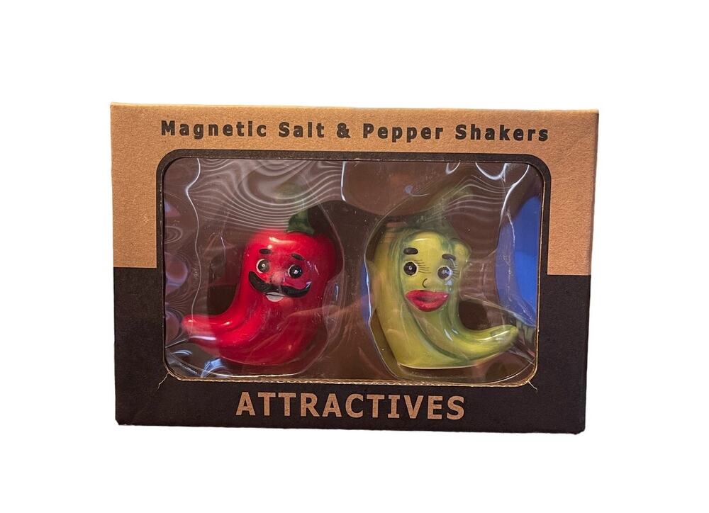 Hot Chili Chile Pepper Magnetic Salt & Pepper Shakers Pacific Giftware NIB